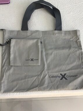 Gray Tote Bag with Detachable Pouch NWOT.  ##